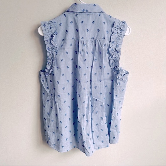 β
Kate Spade Sleeveless Palm tree Button up Top - Light Blue β
- Picture 4 of 17